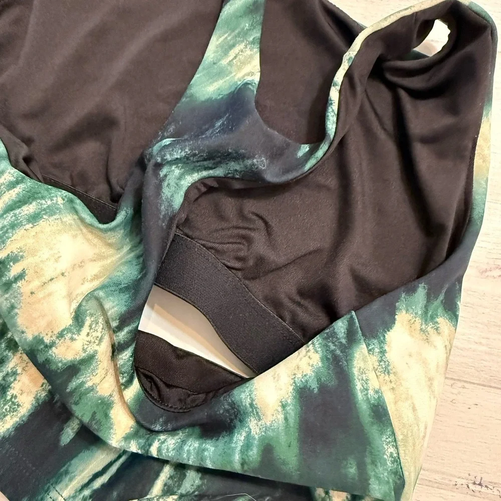 Old Navy active girls two piece athletic outfit green white black girls‎ 14/16